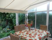 T3, Fehér műanyag télikert tolóajtóval és belső árnyékolással